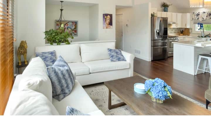10 Minutes From Providence Centrally Located - Cranston, RI