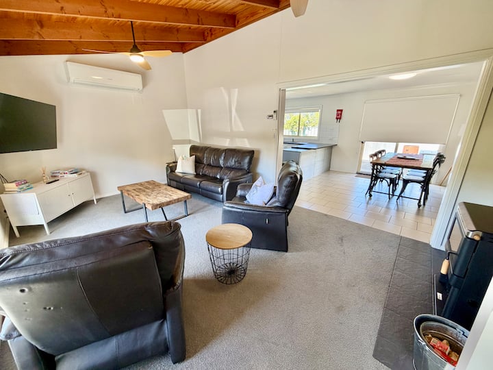 Snowgums Lodge - 3 Br - Family & Pet Friendly - Jindabyne
