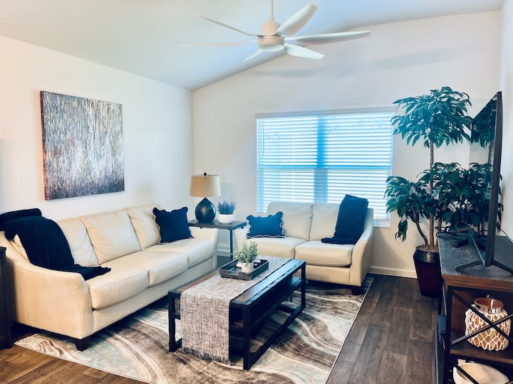 The Sunshine Retreat With Golf Car - Wildwood, FL