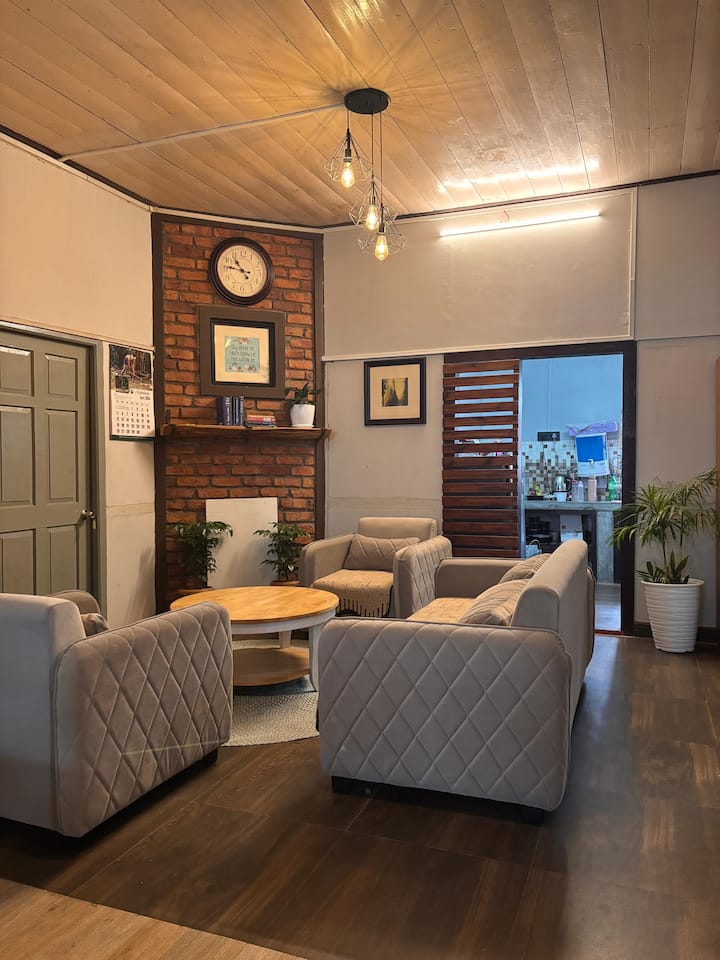 Cosy Nook/breakfast/main City/ample Parking - Shillong