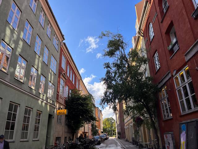 Modern City Suite in the old centre.! gallery image 4