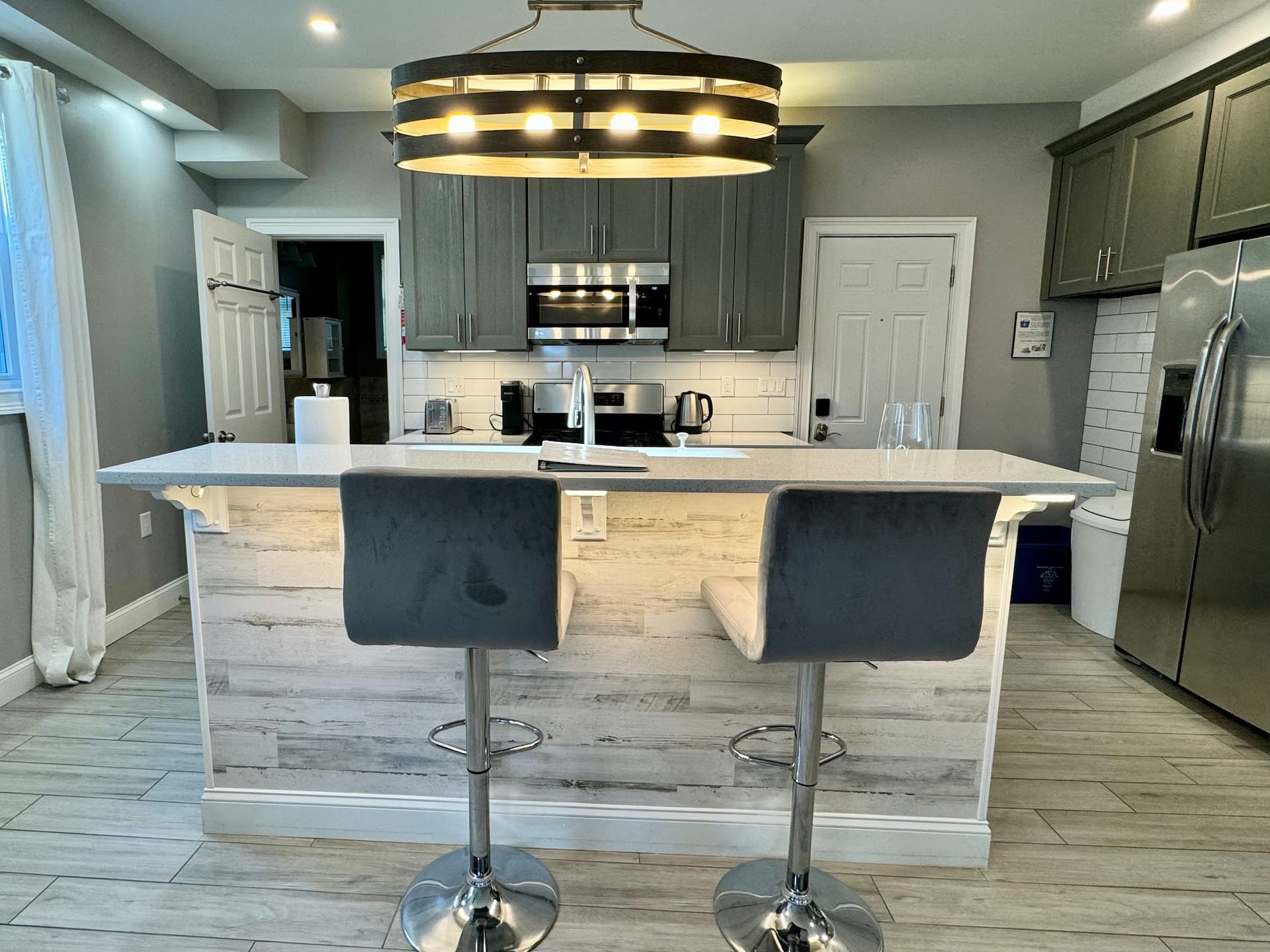 Modern 1BR • Free Parking • Laundry • Near NYC