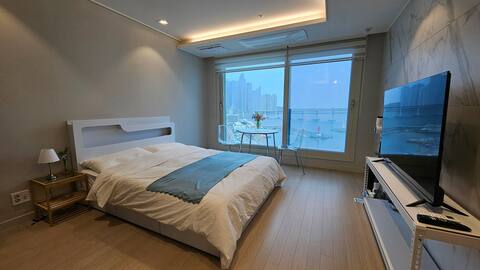# Gwangan Ocean Stay # Ocean View # Gwangan Bridge View # Gwangalli # Busan # Free Parking # Netflix # 55-inch TV