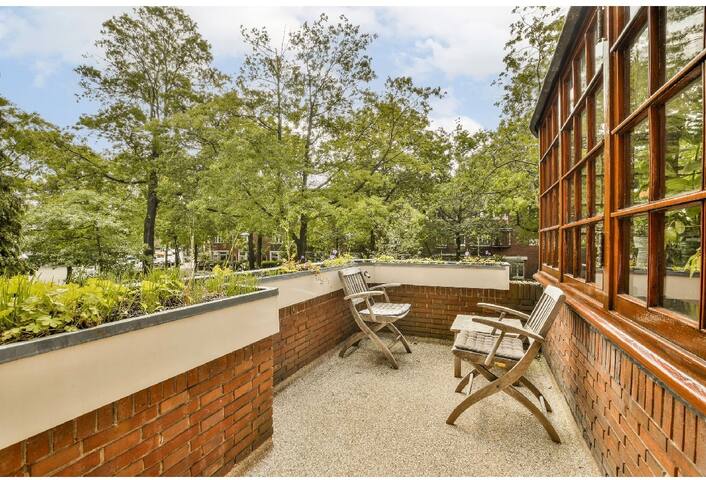 Luxurious 4 bedroom family house gallery image 3