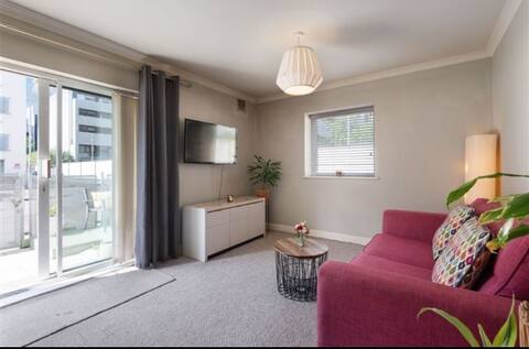 Successful Airbnb property: Excellent located 2 bed flat in Docklands