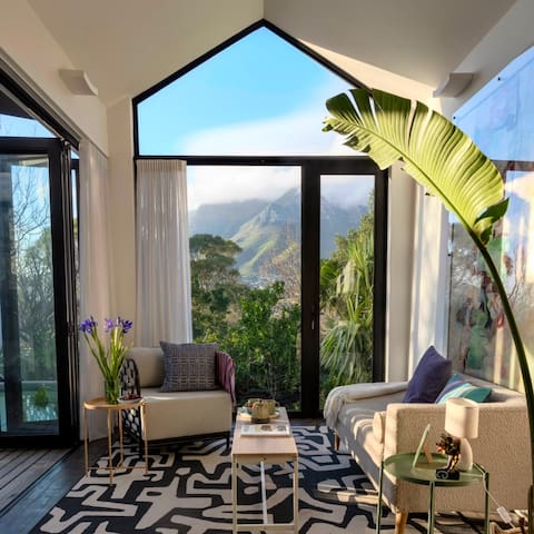 The artist‘s retreat on Kloofstreet (Pool & Views)