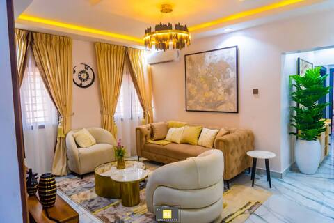 The 81 Apartments 2-F3