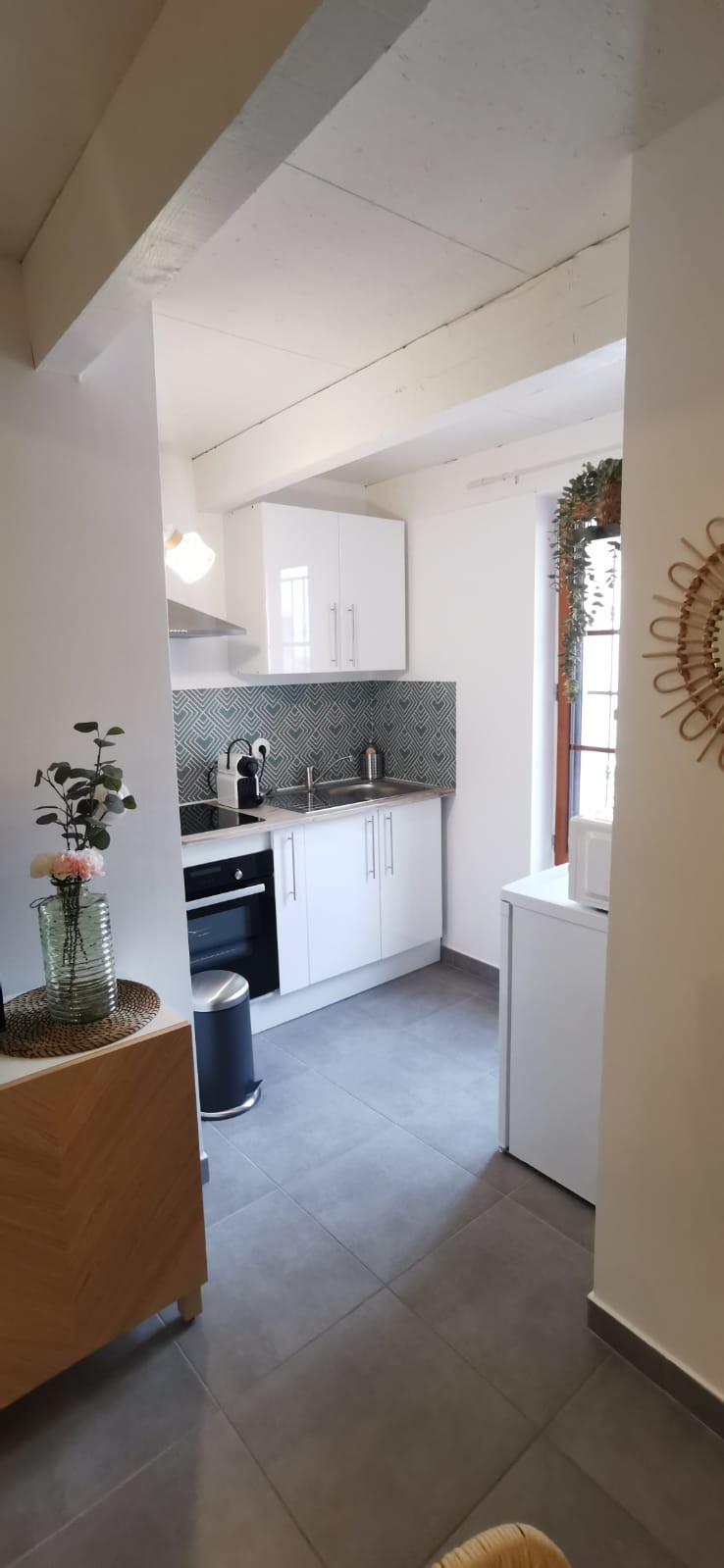 Successful Airbnb property: Downtown mezzanine studio in Martigues