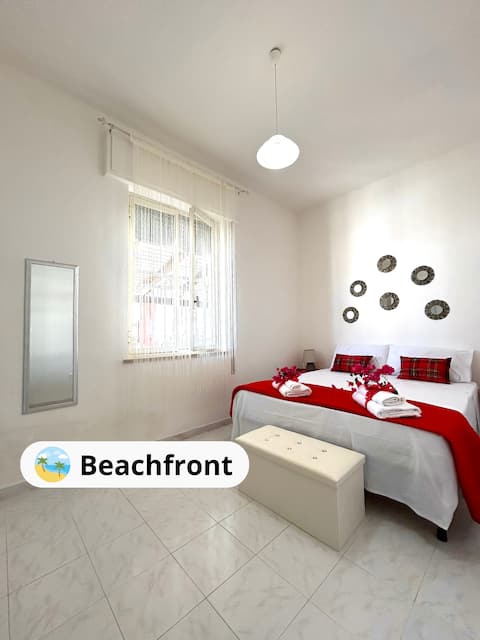[Perfect for families] Marsala Seafront Villa