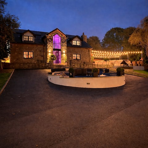 Luxury Gated Retreat • Heated Pool • Celebrations