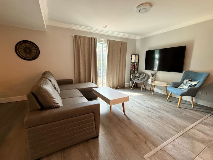 Private 1-bedroom Home With Dedicated Office - 코퀴틀럼