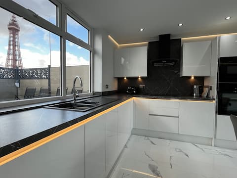 Top performing Airbnb: Town centre luxury apartment in Blackpool