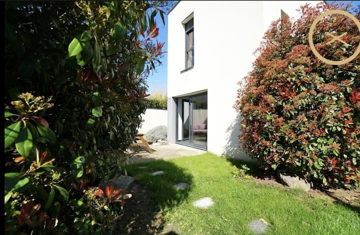 Jolie Maison Moderne Au Calme Et Proche De Lyon - Massieux