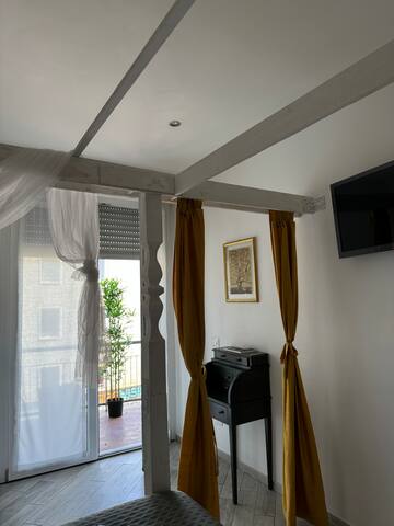 Four bedroom apartment in the centre of the city gallery image 5