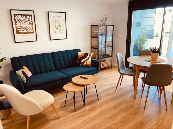 Cozy apartment in the heart of downtown. "Cortes 2"