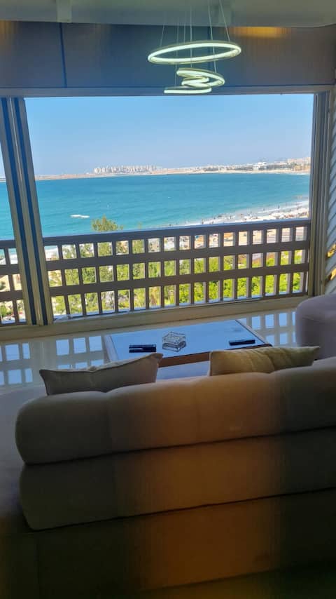 Apartment in Al-Nasr Complex in Al-Mamoura on the 6th floor