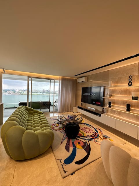 Luxurious and central 2 bedroom apartment