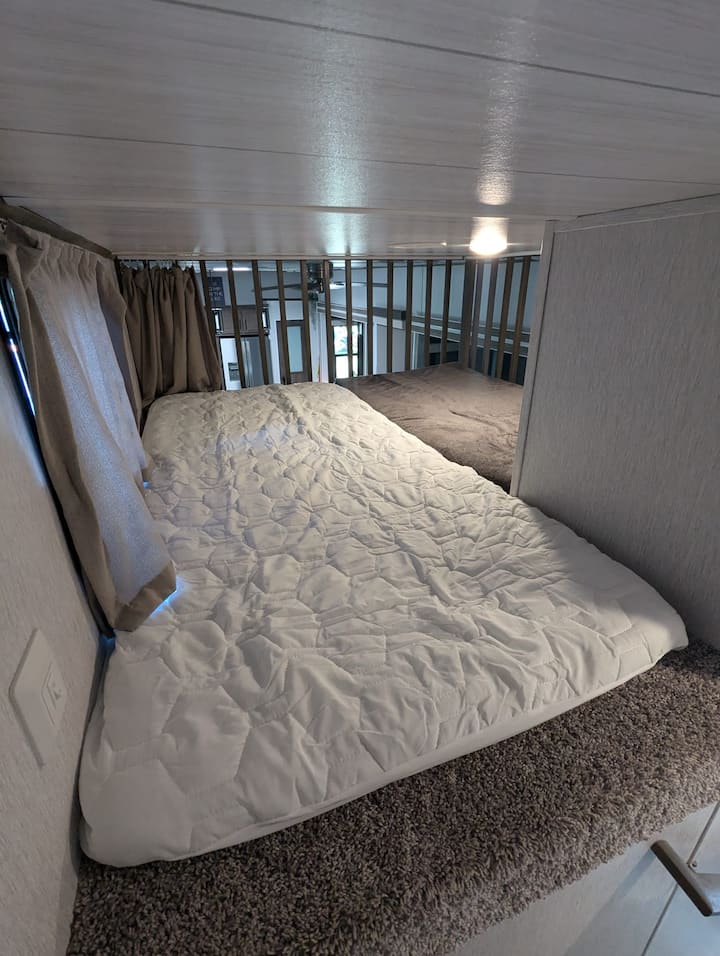 ฟูกนอนพื้น 