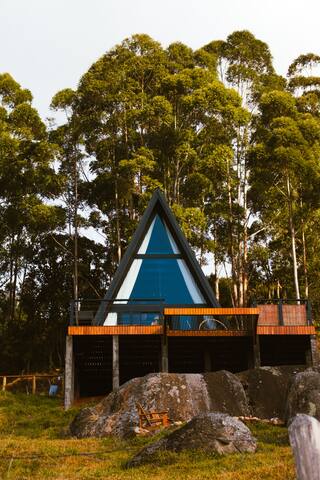 Entire home with 1 bedrooms in Goncalves - Cabana A-Frame com Ofurô e vista deslumbrante