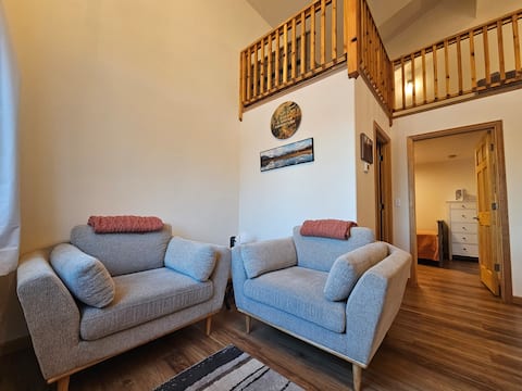 Popular Airbnb listing: Cody's Cozy Cabin-Comfy Retreat and Aurora Views! in Fairbanks