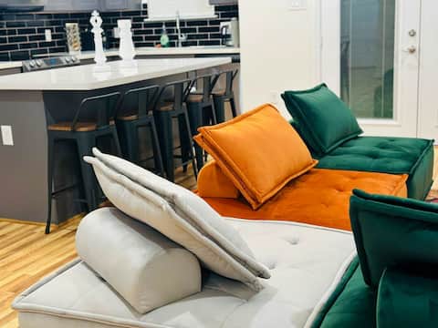 Top Airbnb: The Malmedy Lodge|Central location|3BR |Sleeps 10 in South Park