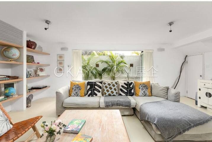 Modern family house gallery image 5