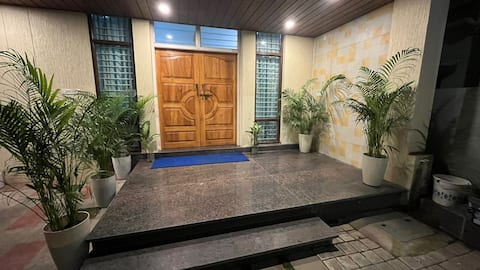 Devika Niwas,Ground floor,2BHK,AC,WIFI,work statio