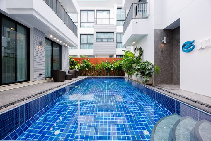 曼谷市中心七卧室独栋豪华泳池别墅 gallery image 3