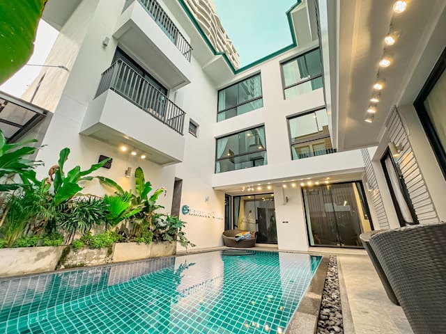 【海天盛筵9】曼谷市中心七卧室独栋泳池别墅