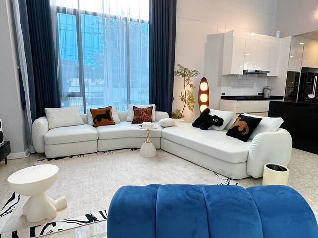 【海天盛筵9】曼谷市中心七卧室独栋泳池别墅 gallery image 5