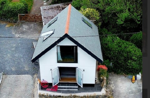 Seaside Retreat for two on the SW Coastal Path