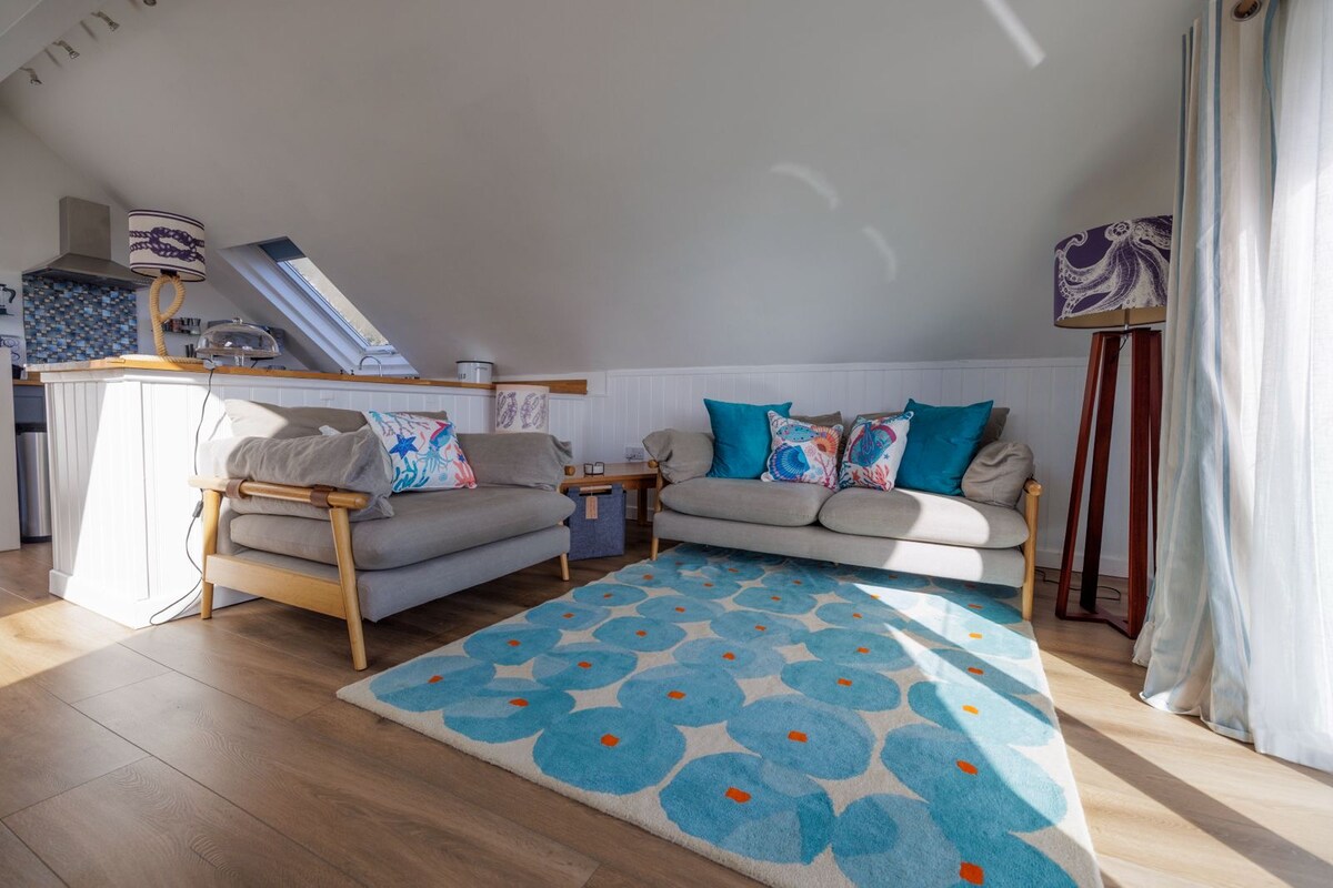 Successful Airbnb property: Seaside Bolthole, in Coverack on the SWCP in St. Keverne