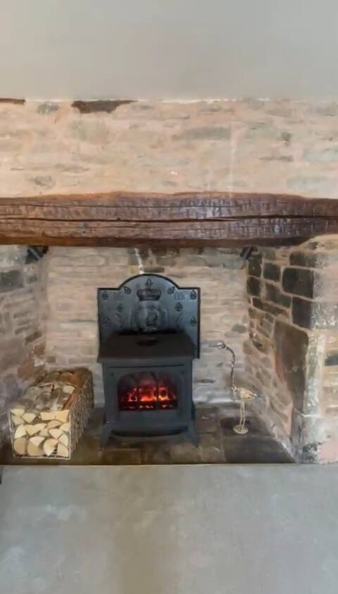Top Airbnb: Grade 2 cosy 1 bed Cottage, located centre Ludlow in Ludlow