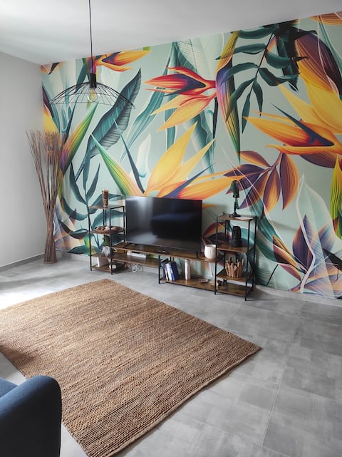 Exotic Green Room 5mins from Airport