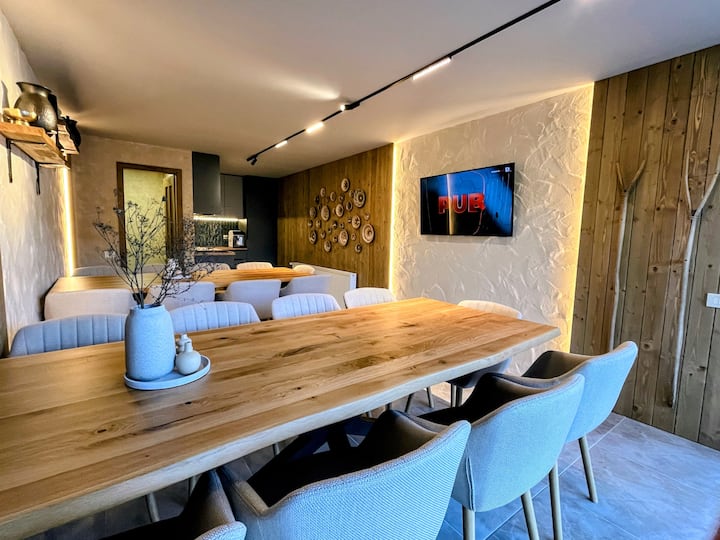 Arina Guesthouse - Houses for Rent in Moieciu de Jos, Județul