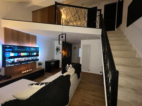 Popular Airbnb listing: Chic Worcester Hideaway with Gym in Worcester