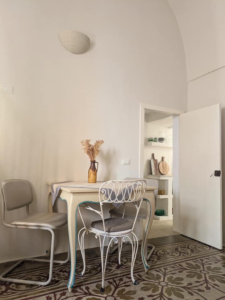 Charming House With Roof Terrace - Parabita