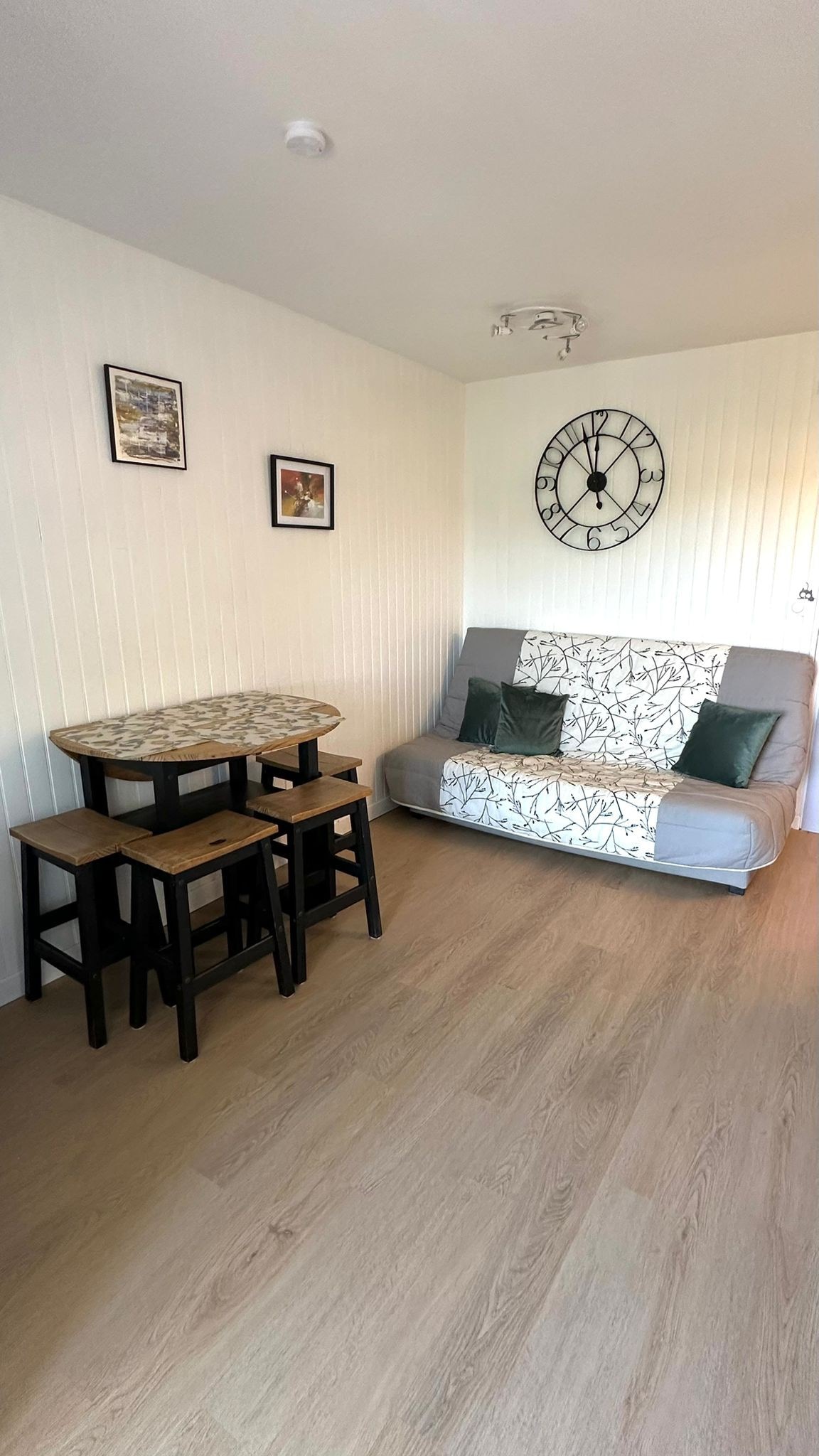 Successful Airbnb property: Bright apartment with balcony 5 min from the beach in Argelès Sur Mer