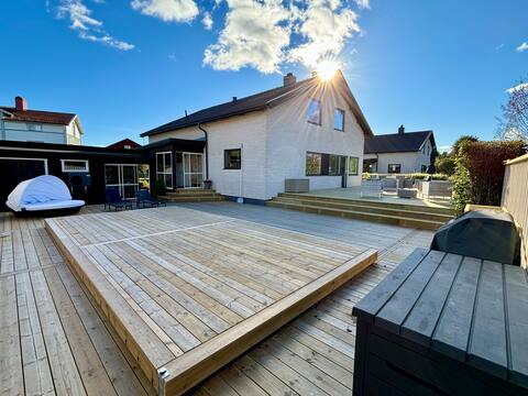 Modern villa med pool.