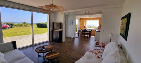 Popular Airbnb listing: House with panoramic sea view in Plozévet