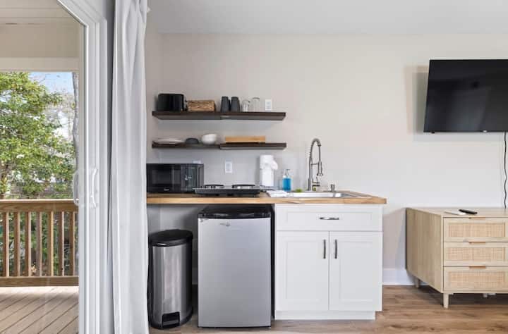 Coastal Loft Studio - Wilmington, NC