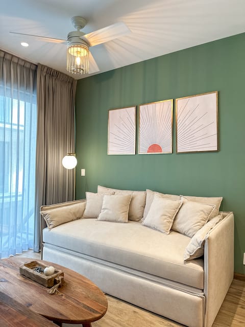 Top performing Airbnb: Modern and centrally located studio in Infonavit Colosio