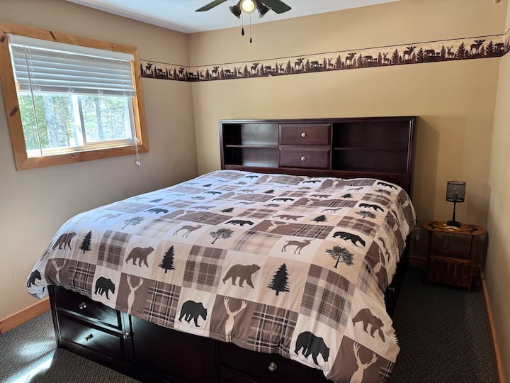 Loft – prekrasan bračni krevet, odvojen od kuhinje, blagovaonice i drugih kreveta 