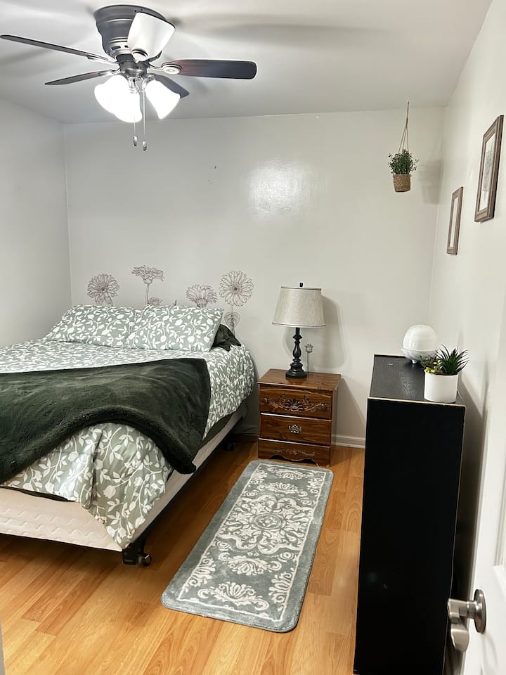 ห้องนอนชั้นบน 