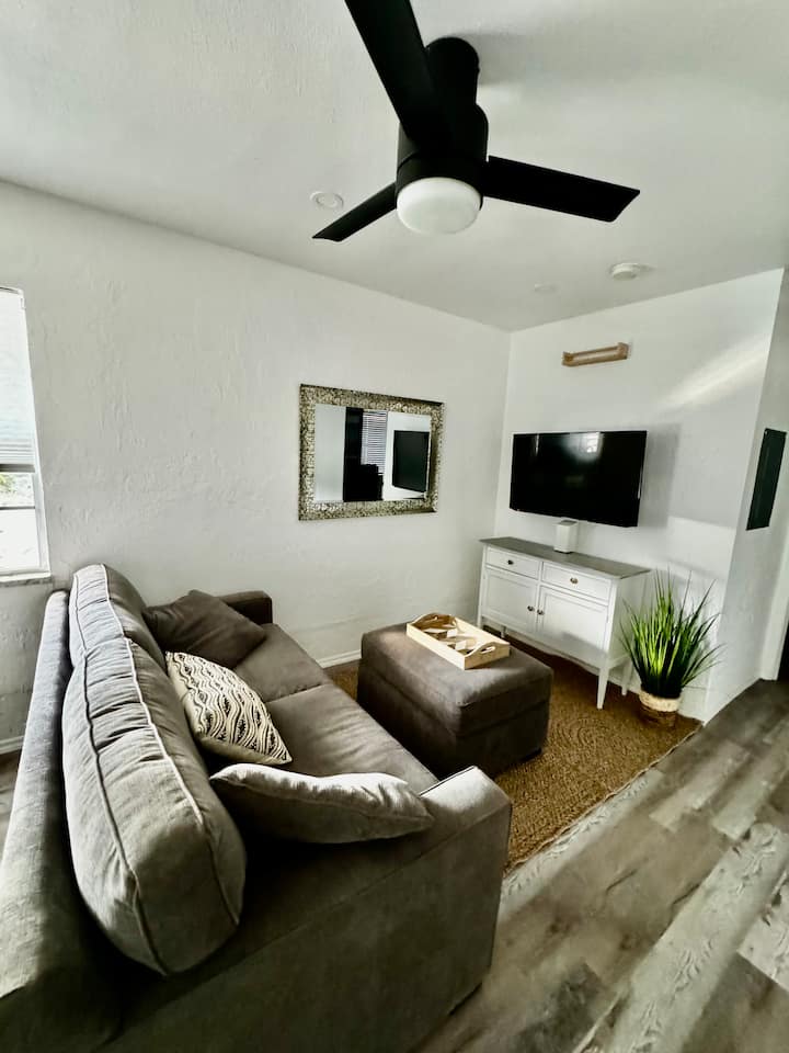 Longboat Key Bungalow - Longboat Key, FL