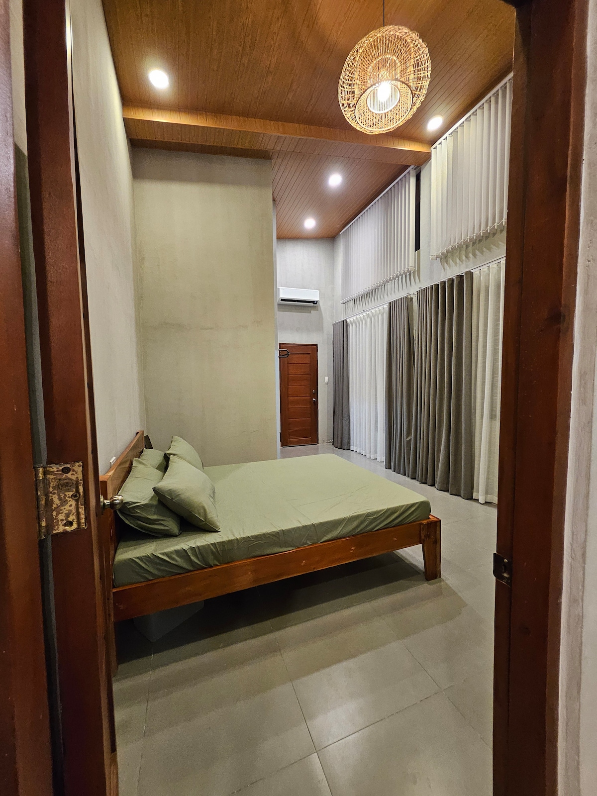 საძინებელი 1