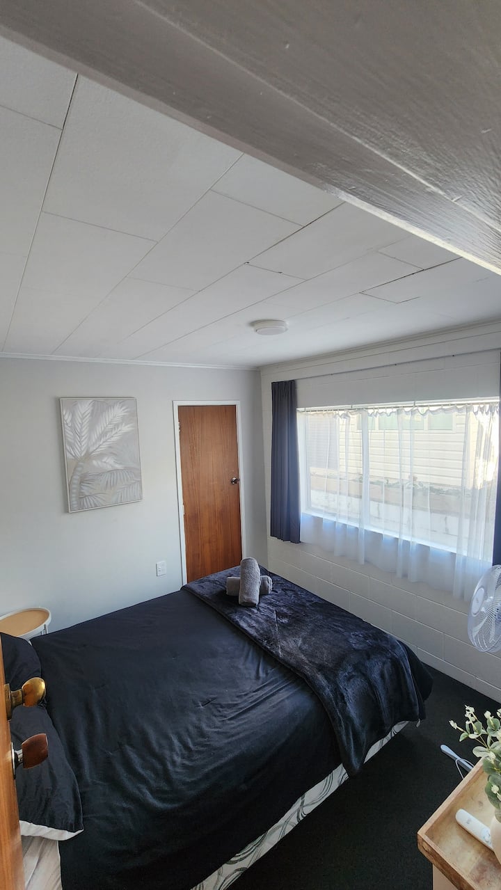 غرفة كوين في الطابق الأرضي