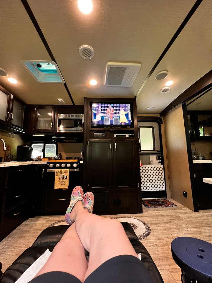Cozy Rv In Rochester: Camp Valley Edge - Rochester, NY