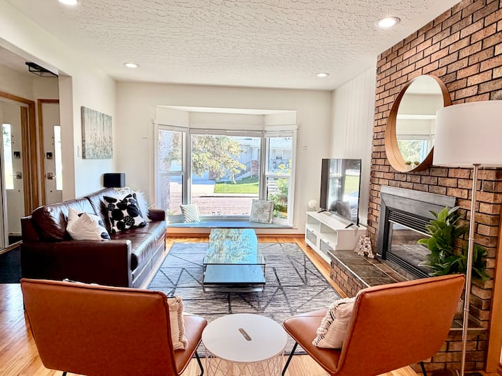 Central Dual-suite| Walk Uofc | Games, Gym, Bbq - Calgary
