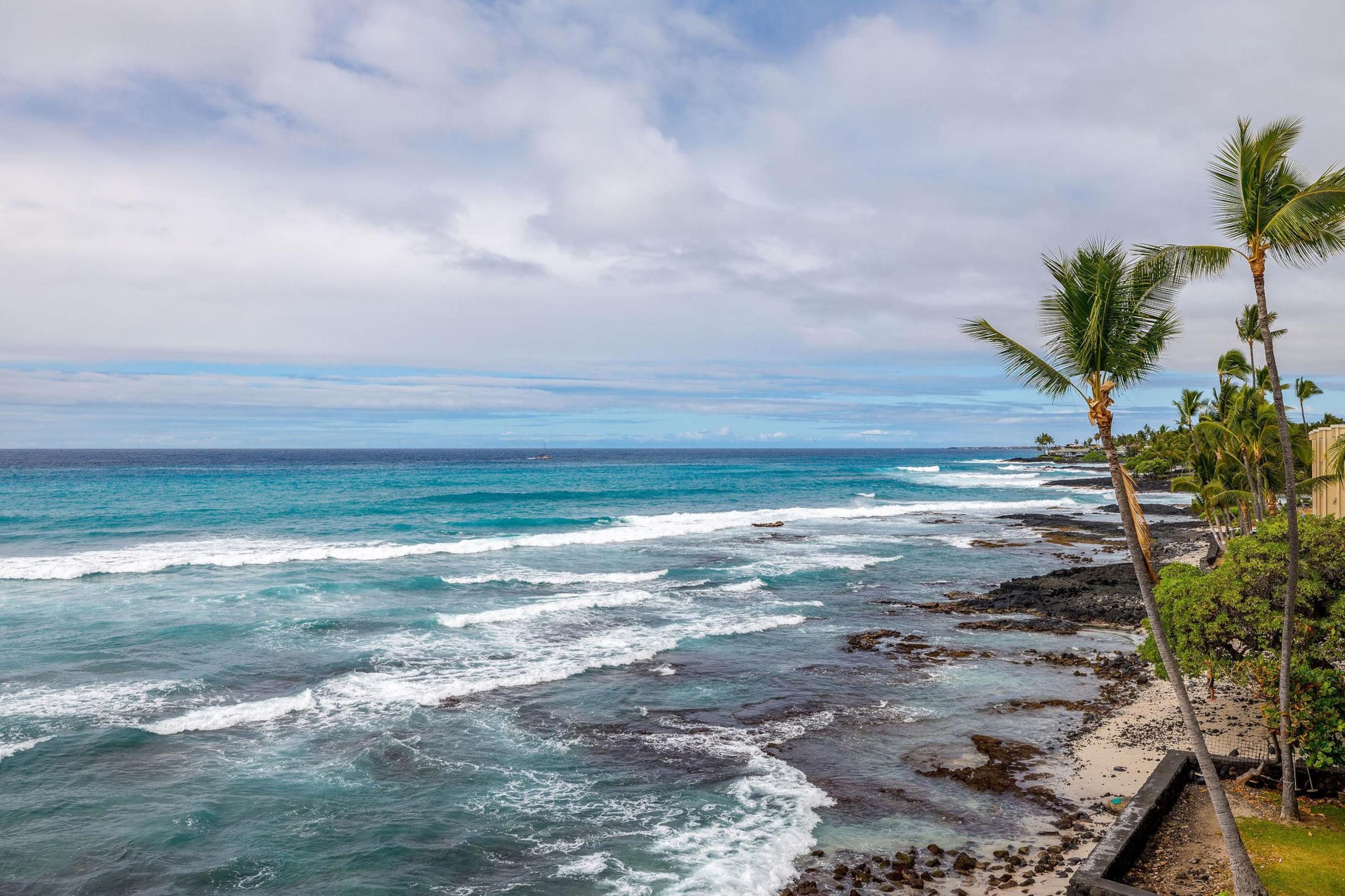 Condo in Kailua-Kona · ★4.63 · 1 bedroom · 1 bed · 2 baths - Image 2